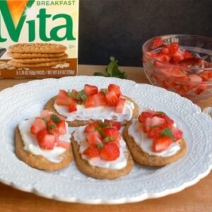 Weight Watchers Belvita Strawberry Dessert Bruschetta
