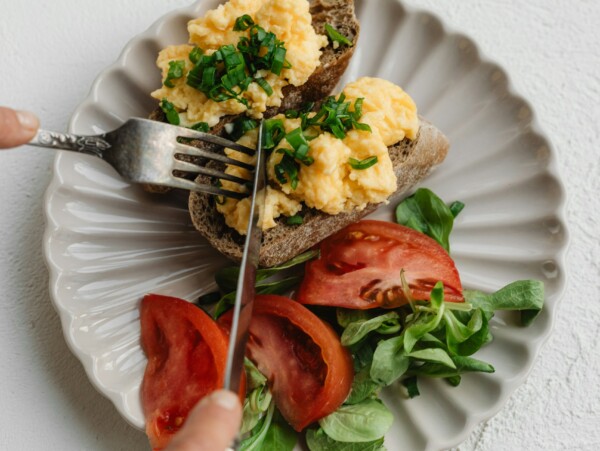 scrambled eggs on toast