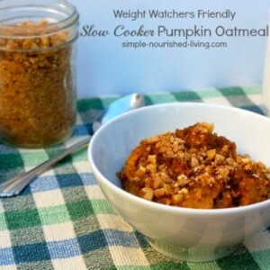 Slow Cooker Pumpkin Pie Oatmeal with Streusel