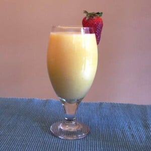 Pineapple Coconut Mango Smoothie