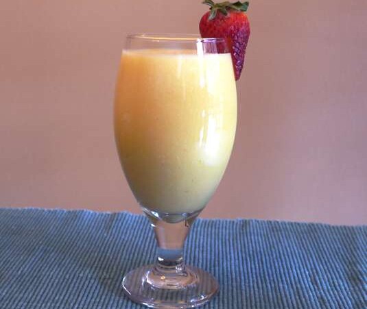 Pineapple Coconut Mango Smoothie