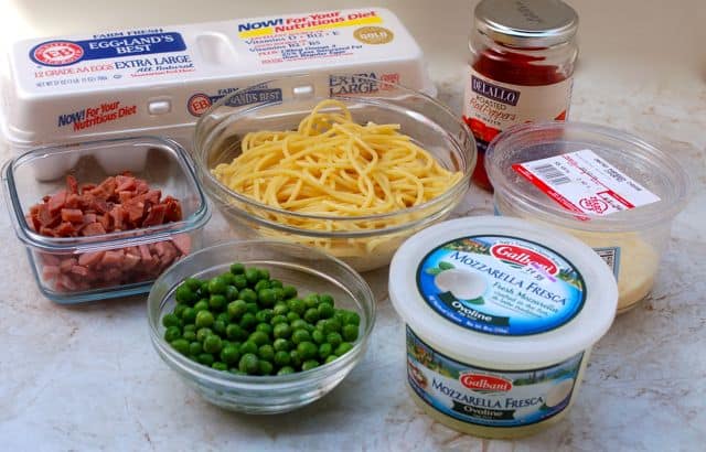 Slow Cooker Spaghetti Frittata Ingredients - eggs, spaghetti, lean ham, peas, mozzarella and roasted red peppers