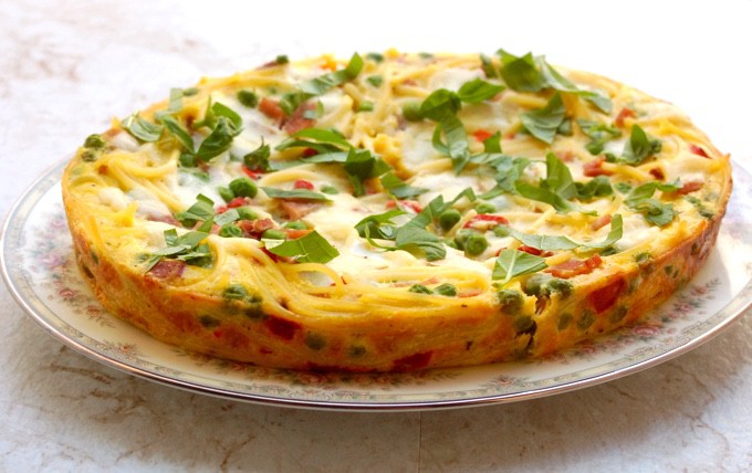 Slow Cooker Spaghetti Frittata on a serving plate