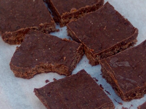 Healthy 4 Ingredient No Bake Brownies - 5 WW SmartPoints