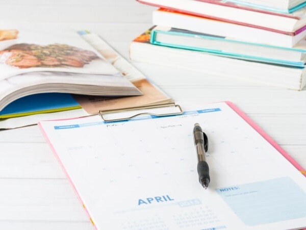 blank meal planning calendar & Pen