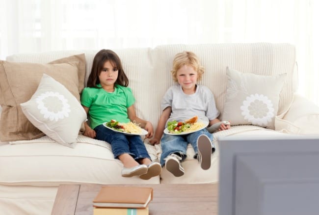 Eating while watching TV makes you fat