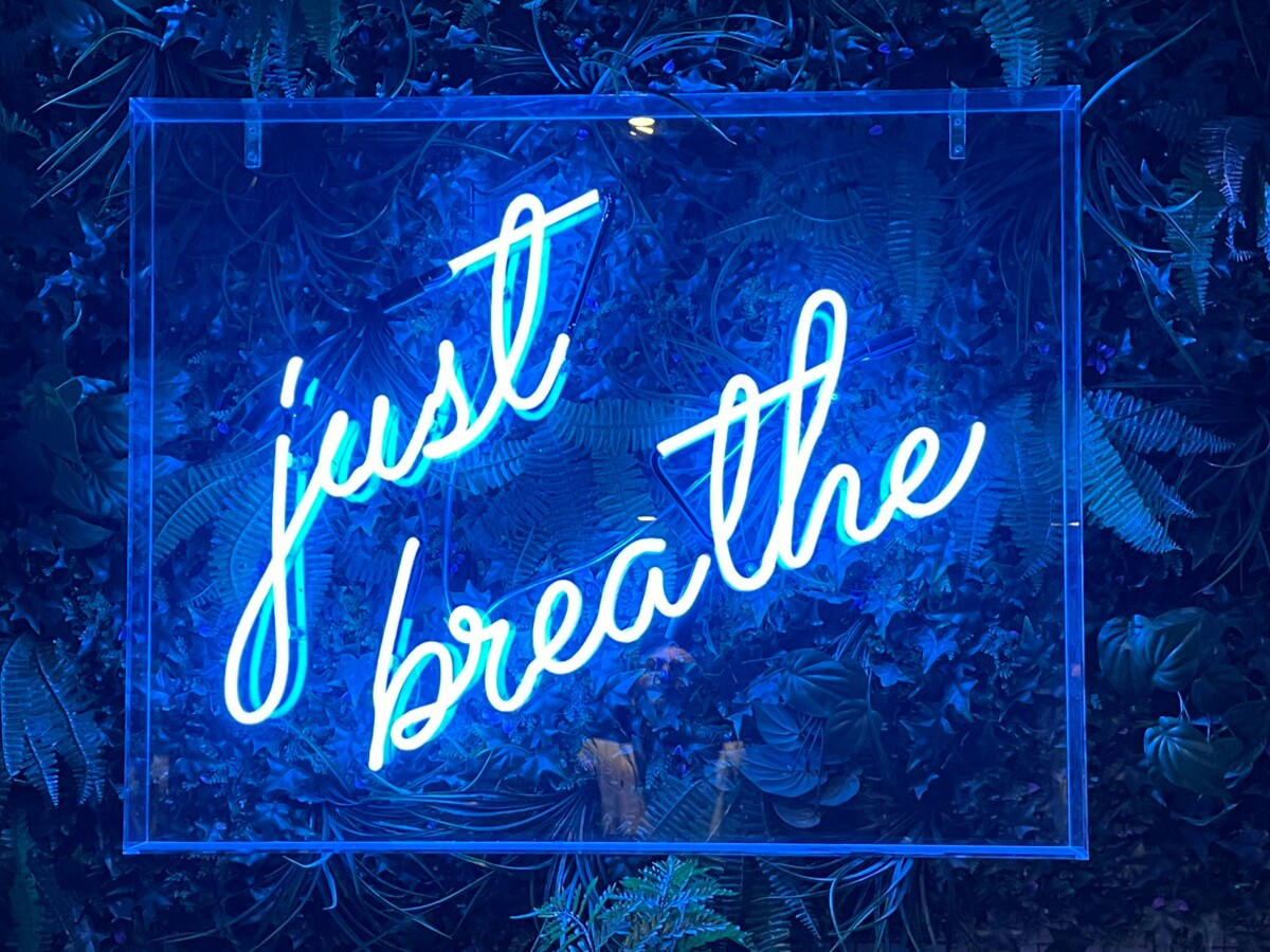neon just breathe signe