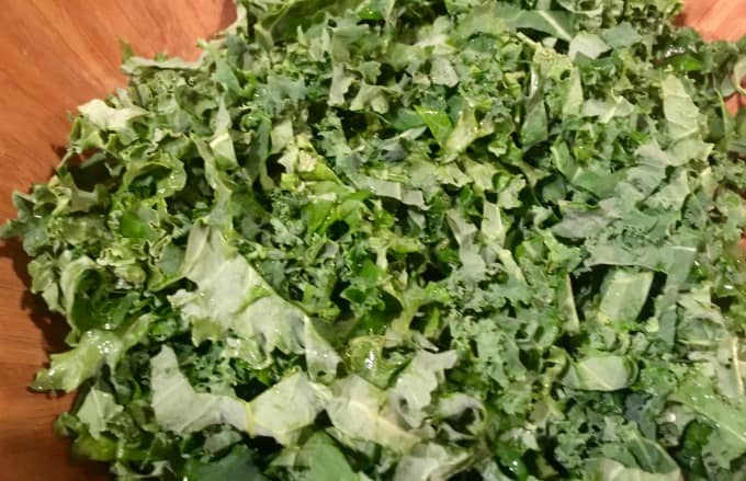 Kale with stems removed and thinly sliced