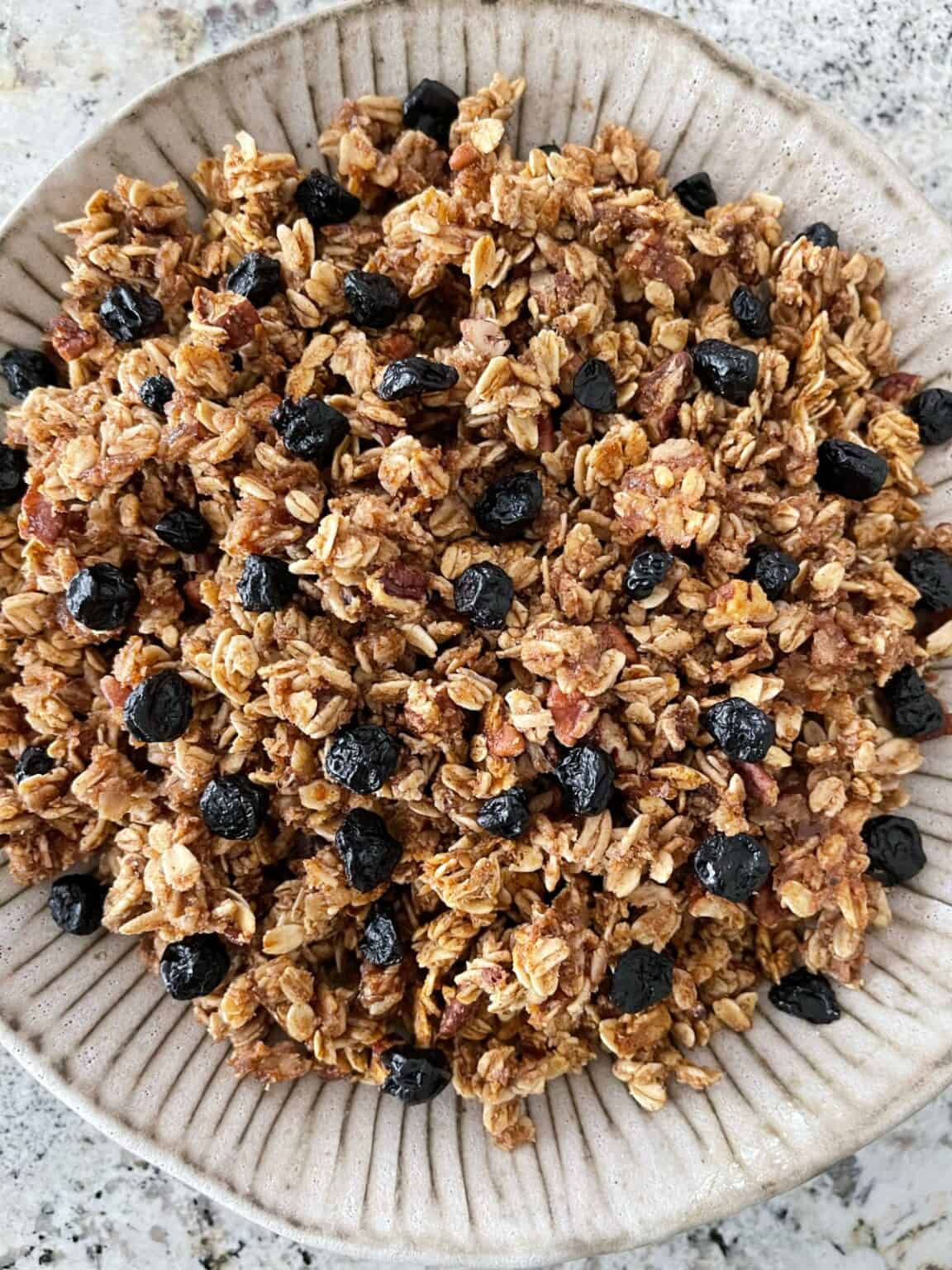 Low Sugar Blueberry Pecan Granola | Weight Watchers Recipes